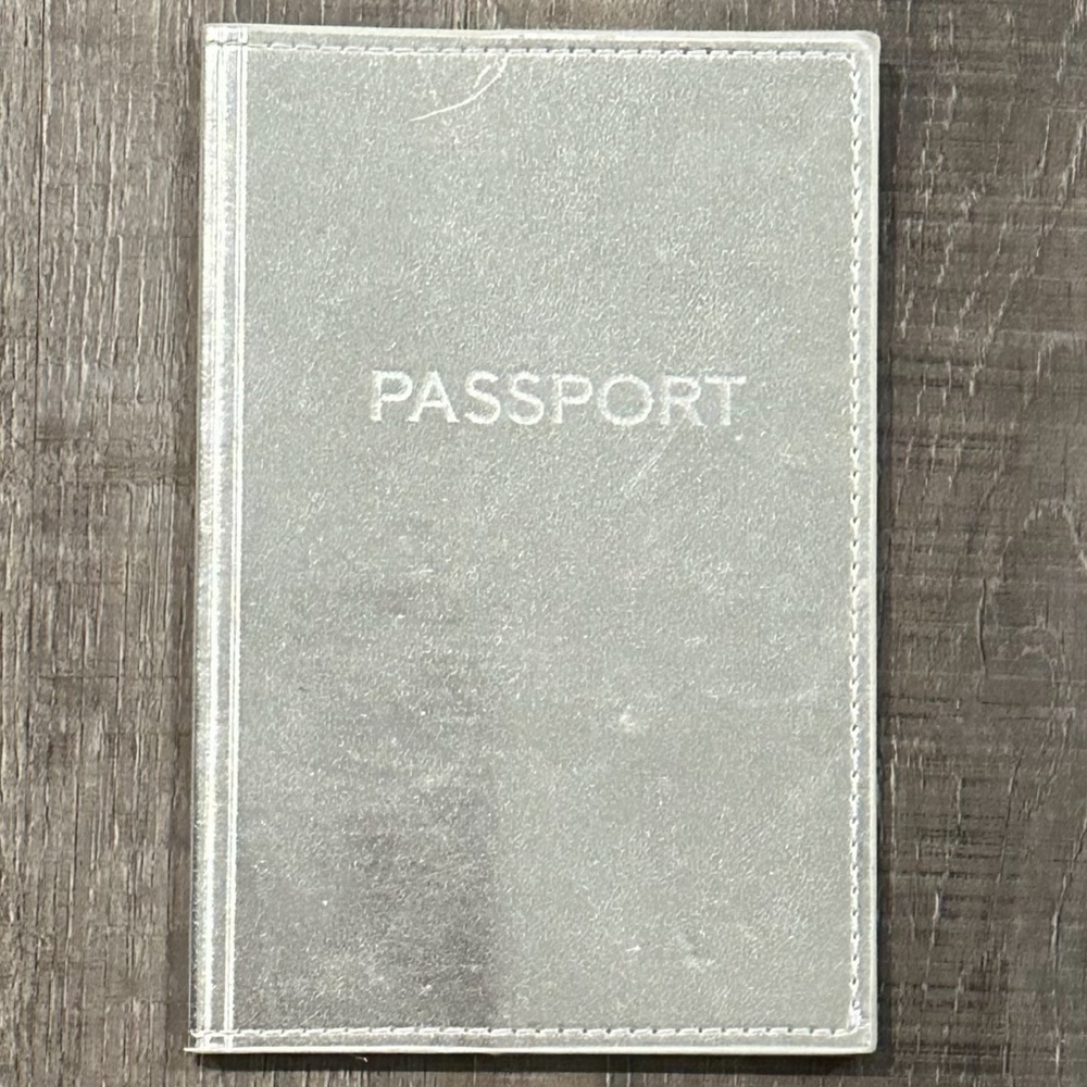 💞 Silver Passport Holder